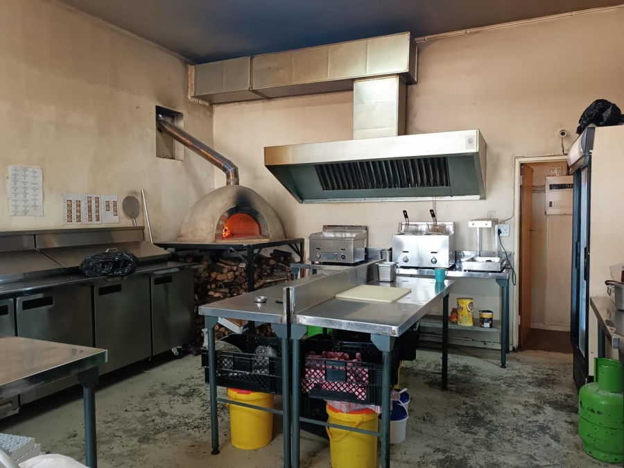 To Let Commercial Property for Rent in Oakdale Western Cape